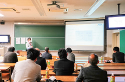 企業主催のランチョンセミナー